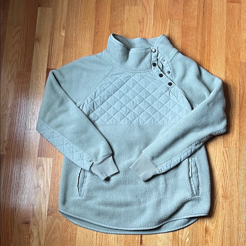 Abercrombie & Fitch Quilted Fleece Button-Up Sweater - Light Green